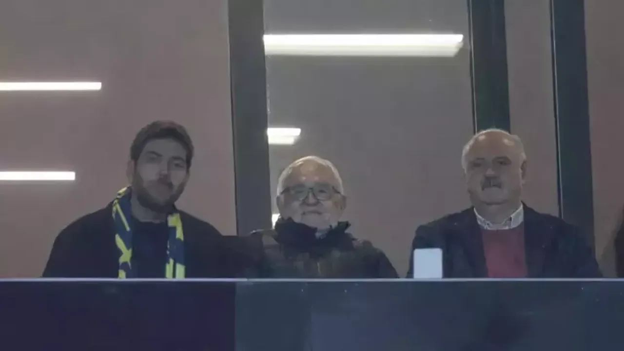 Fenerbahçe'de Bir Asra Yakın Süren Hasret Bitti: 87 Yaşındaki Efsane Taraftar Kadıköy'le Buluştu!