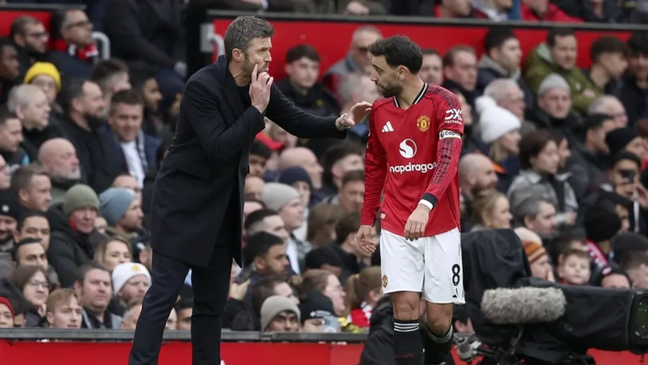 Rooney'den Manchester United'a Kritik Çağrı: Michael Carrick Kalıcı Çözüm Olmalı!