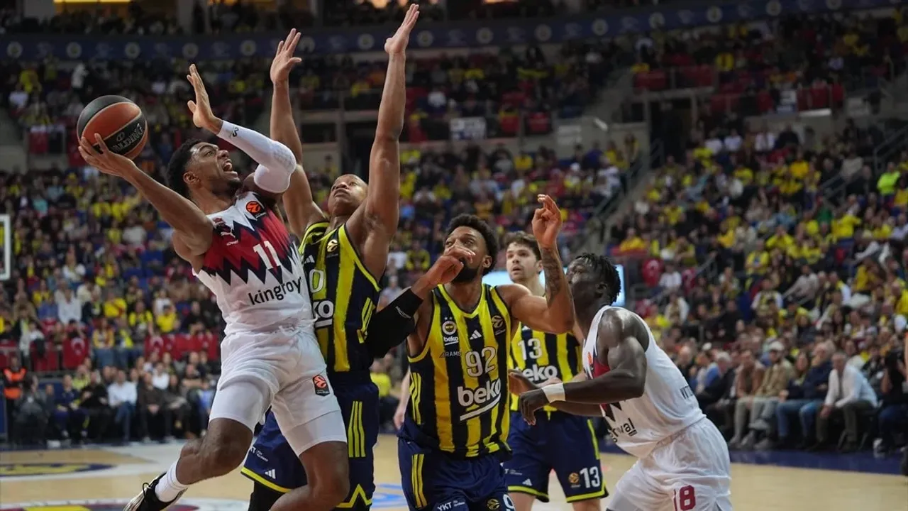 Fenerbahçe Beko, EuroLeague'de Hız Kesmiyor: Baskonia'yı Farkla Geçti!