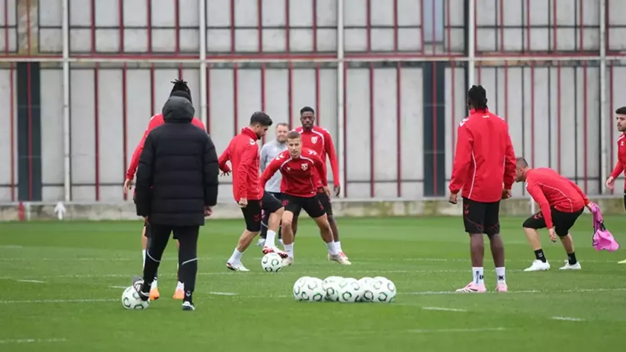 Dev Maç Öncesi Samsunspor'da Son Prova: AEK Atina'ya Karşı Hazırlıklar Tamamlandı