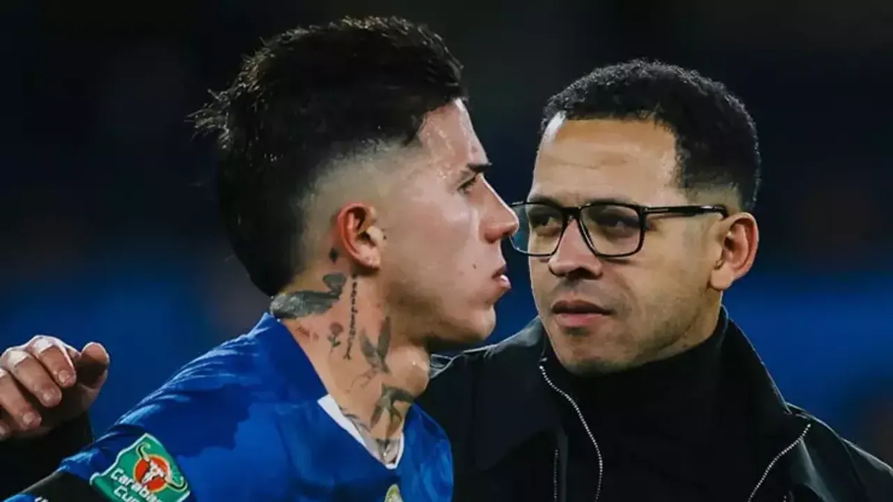 Chelsea Soyunma Odasında Kahkaha Tufanı: Rosenior'dan Estevao'ya Esprili Cevap!