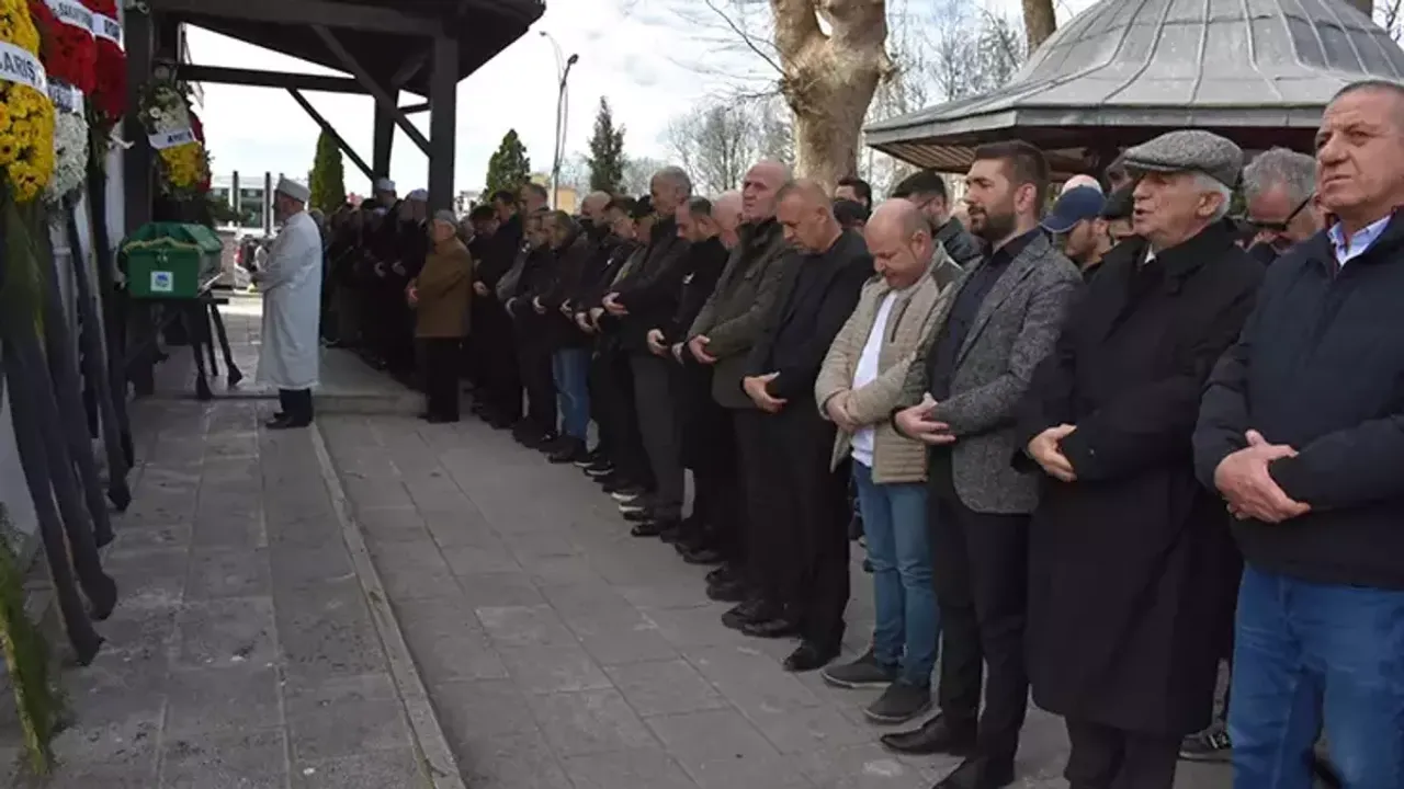 Futbol Camiasının Acı Günü: Tayfur Havutçu Babasını Son Yolculuğuna Uğurladı