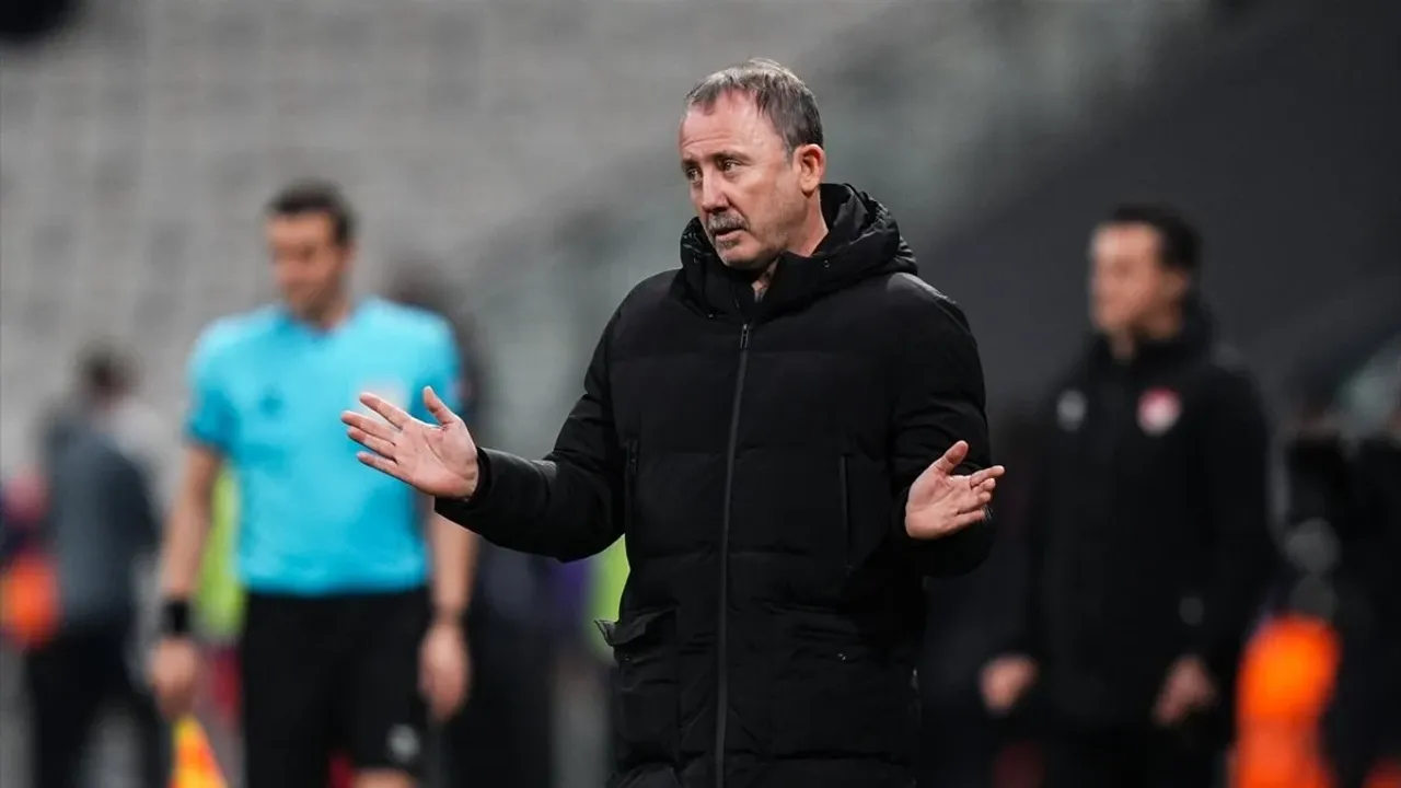 Sergen Yalçın'dan Beşiktaş'a Transfer Müjdesi: 2-3 Yıldız Yolda!