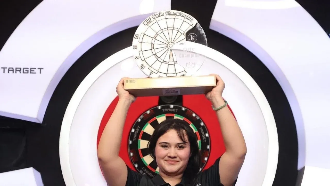 Genç Yetenek Zehra Gemi, Lakeside'da Tarih Yazdı: Dünya Dart Şampiyonu Türkiye'den!