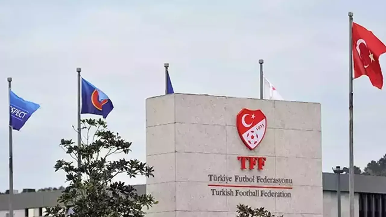 PFDK Açıkladı! Beşiktaş ve Fenerbahçe'ye Ağır Para Cezaları Geldi