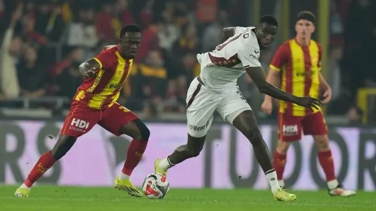 Trabzonspor'a Beşiktaş Derbisi Öncesi Çifte Darbe!