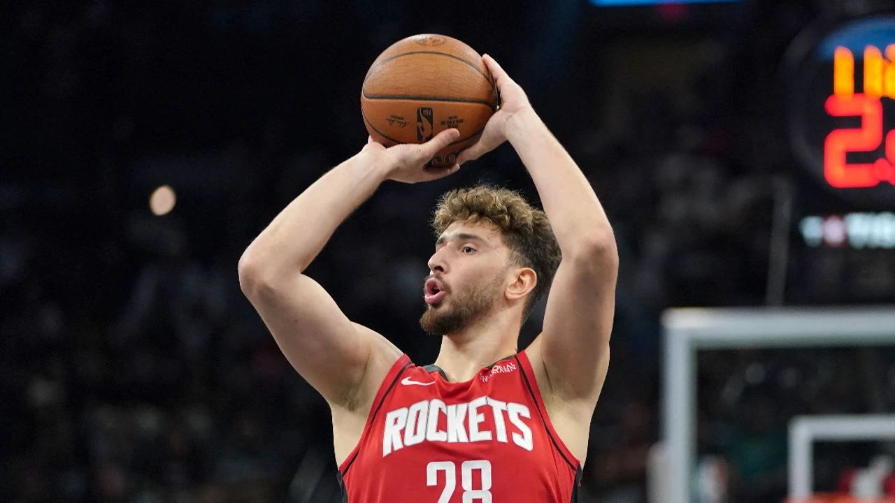 NBA'de Zirveye Tırmanan Alperen Şengün: Houston'ın Yeni Dinamosu