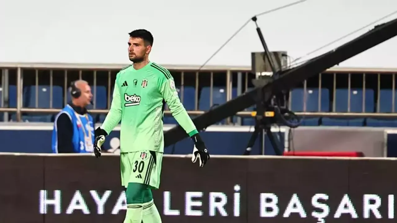 Beşiktaş'ta Tarihi Eşik: Ersin Destanoğlu, Fenerbahçe Derbisiyle Süper Lig'de 100!