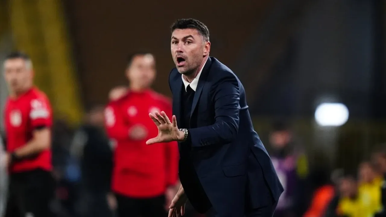 Burak Yılmaz'dan Süper Lig'e Ağır Eleştiri: 'Kalite Makası Açıldı, Sıkıntılı Bir Lig Oynanıyor'