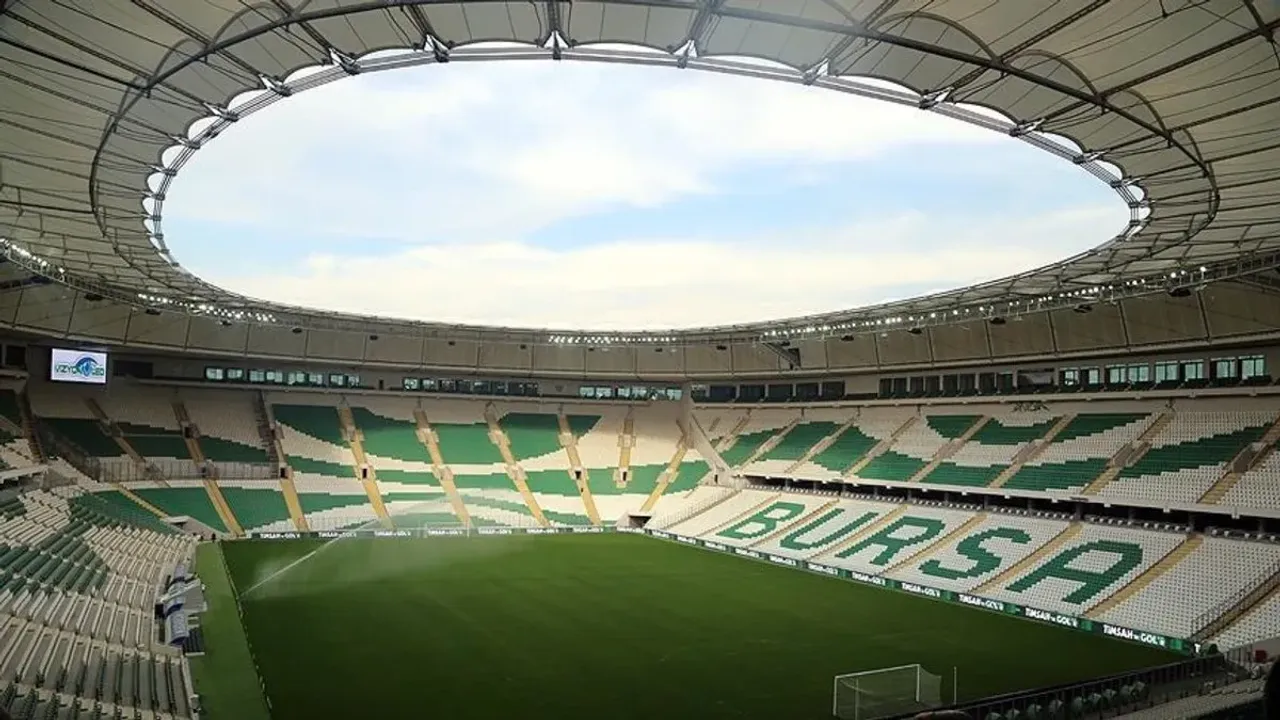 Son Dakika Bursaspor Kararı: Tribünlere Dönüş İçin Yeşil Işık Yandı!