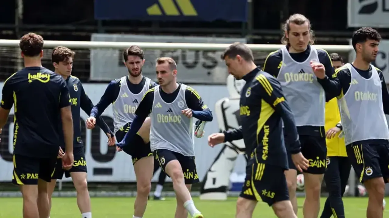 Fenerbahçe’de Edson Álvarez Takıma Döndü