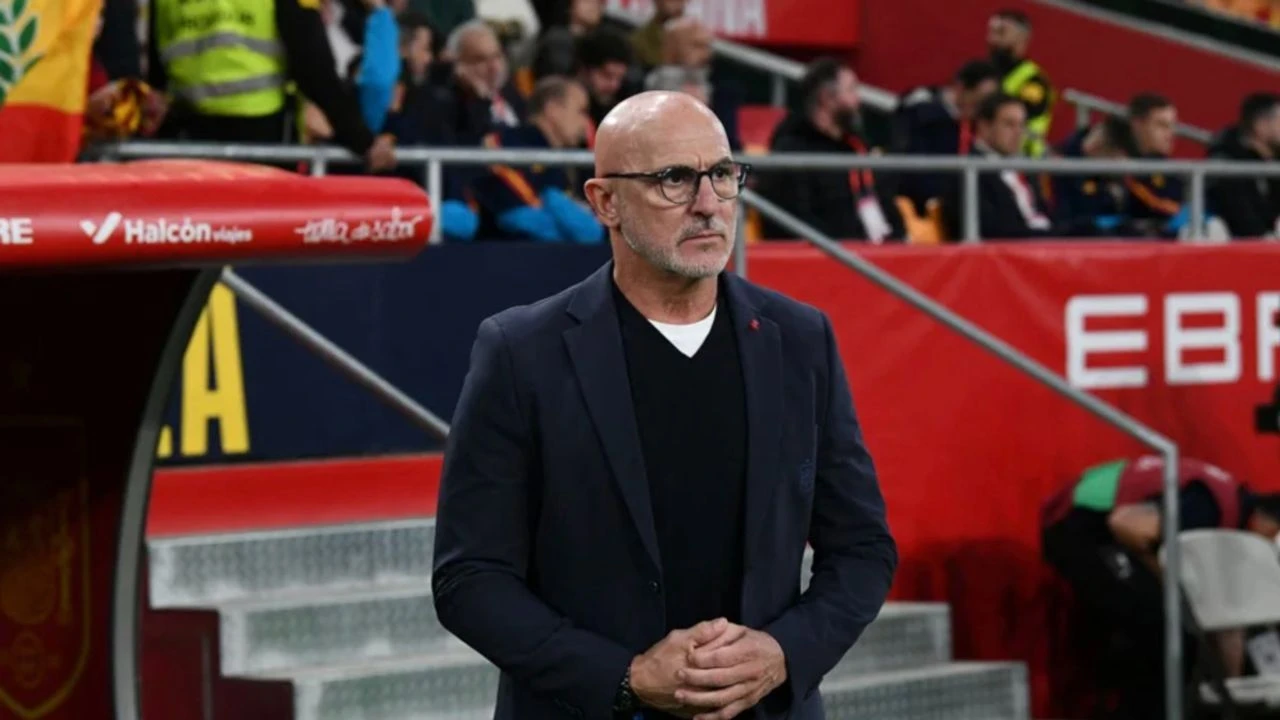 Fuente'den Yardımcı Hakeme El Sıkmama Krizi: Karara Olay Tepki!