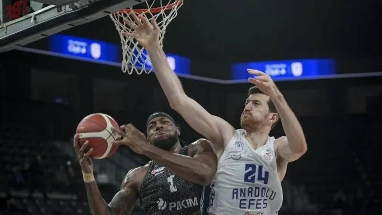 Anadolu Efes'e Şok! Aliağa Petkimspor Deplasmanda Destan Yazdı: 96-92