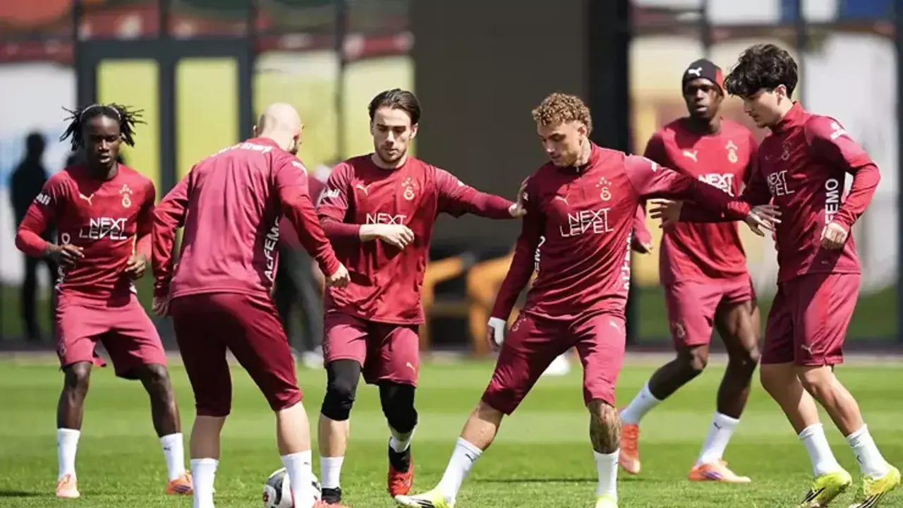 Galatasaray'da Gençlerbirliği Mesaisi Tam Gaz: Okan Buruk Sahada!