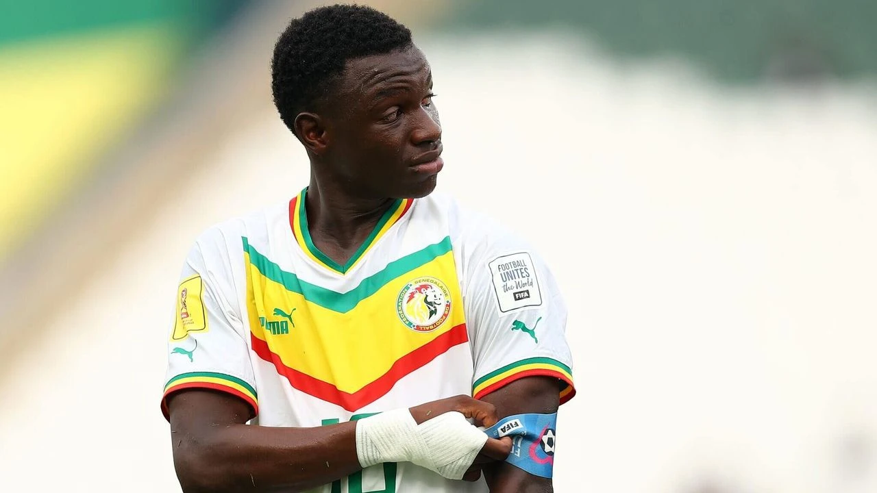 Fenerbahçe'den Bomba Genç Transfer: Amara Diouf 5 Yıllık Sözleşmeyle Resmen Kadroda!